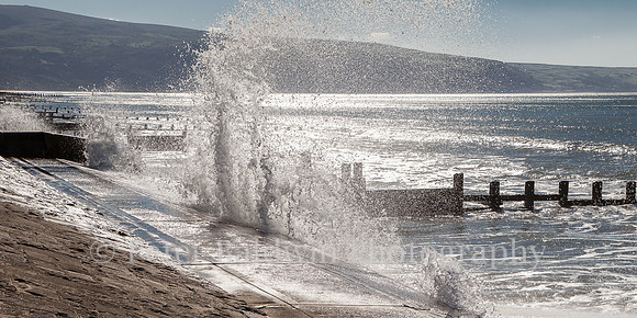 0420 - 0029  Splash of the Sea